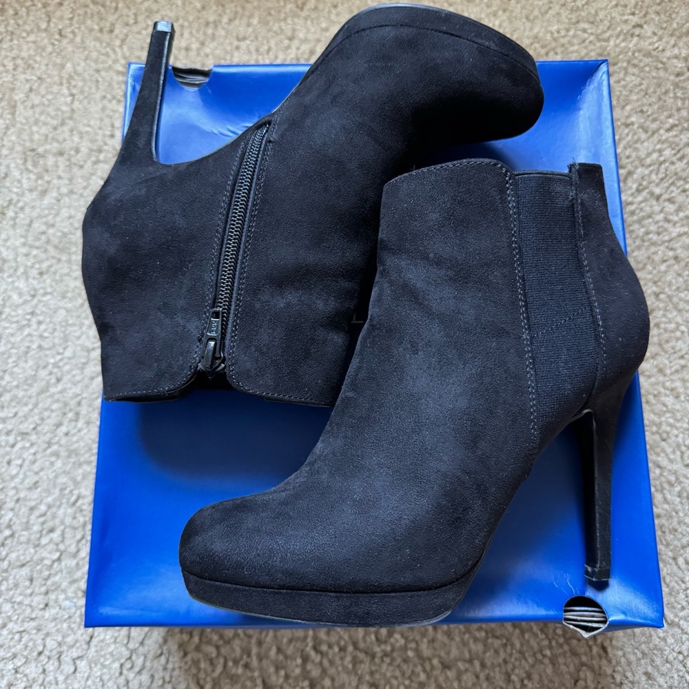 Apt. 9 Black Ankle Booties with Stiletto Heel